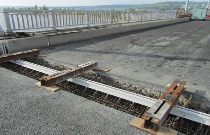 Construction of expansion joints: types, purpose, standards, tolerances in different designs