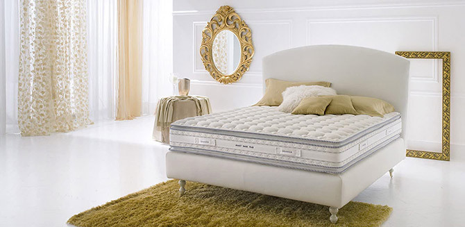valkoinen sänky