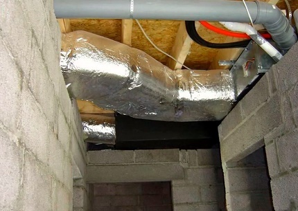 בידוד צינורות אוויר במרתף