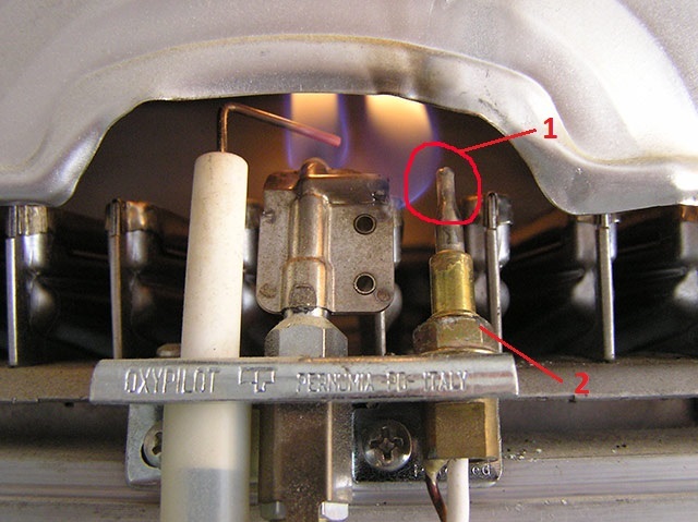 Dujinio vandens šildytuvo termoelementas: kaip patiems patikrinti ir pakeisti