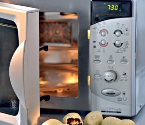 Microwave power: how to find out what it depends on, how it relates to functions