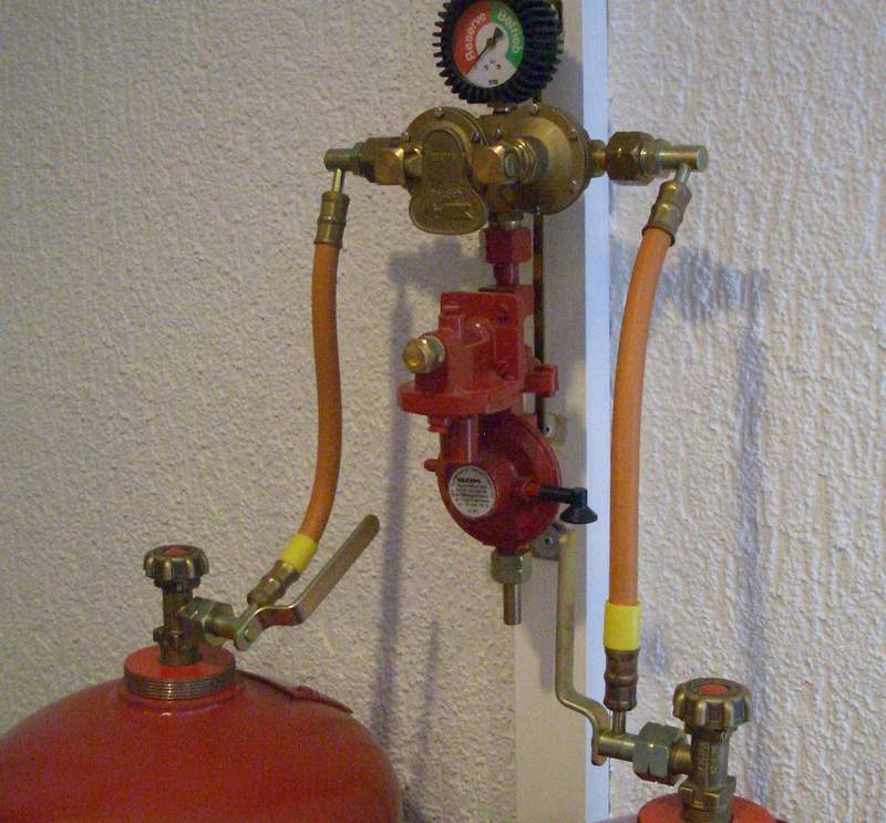 Reparação de um aquecedor de água a gás "Neva": uma visão geral das avarias típicas e formas de eliminá-las