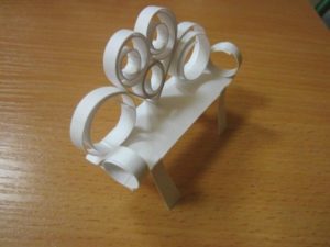 Sådan fremstilles en papirbænk: en trinvis beskrivelse af processen, DIY-materialer til bænken