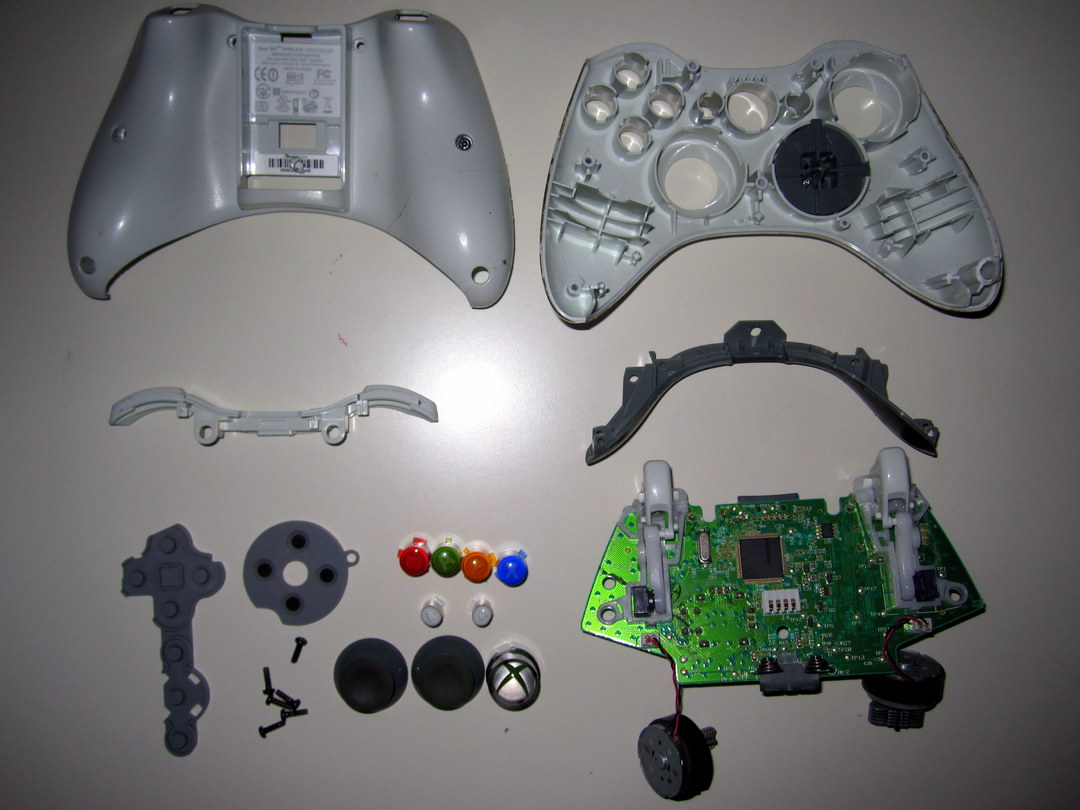 Xbox 360 -ohjaussauvan purkaminen: mitä tarvitset purkaaksesi Xbox 360 -ohjaimen.
