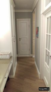 White-milled-in-the-corridor doors