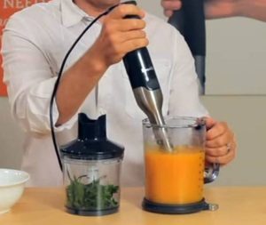 Hand blender and juice