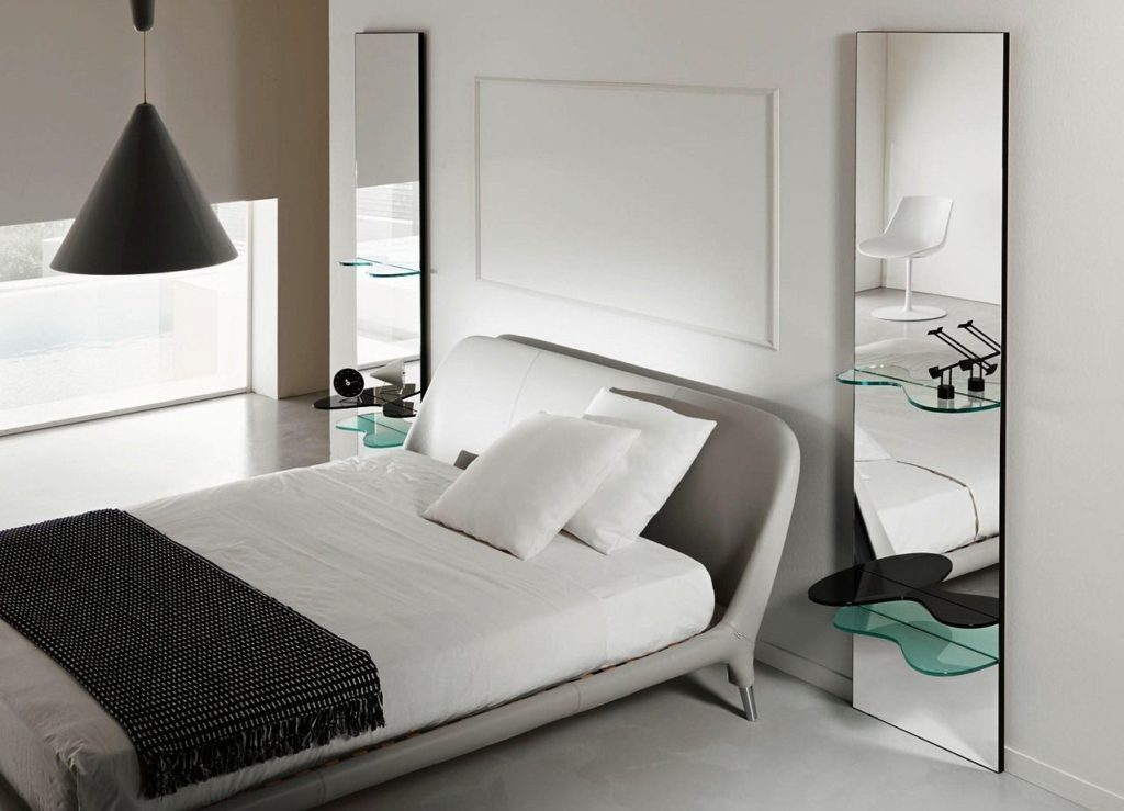 Makuuhuone suunnittelu peileillä, jossa peilien pitäisi olla ja miten valita koon