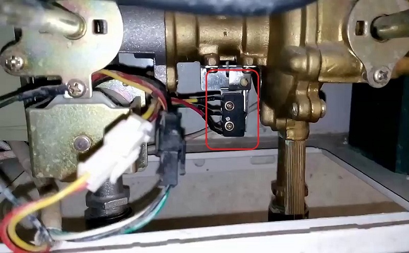 Why does the gas water heater turn on with a clap: causes and remedies