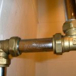 How to secure threaded connections of water pipes