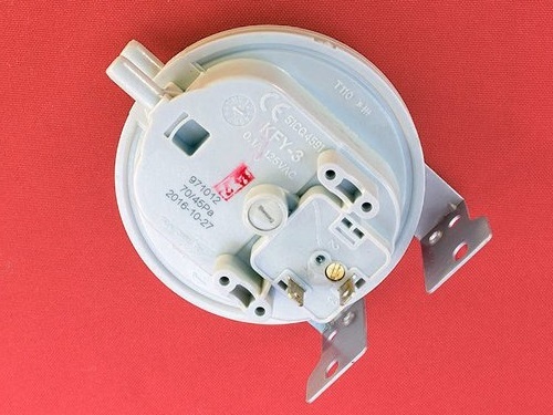 Parâmetros operacionais do interruptor de pressão no corpo do dispositivo