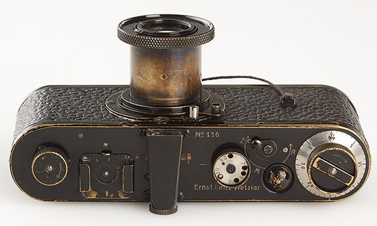 Leica-0-sarjan kameran yläosa