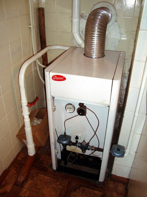 Floor standing gas boiler