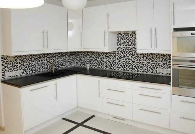 Virtuvės butas - interjeras juodai baltas