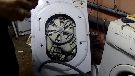 Instrucciones paso a paso sobre cómo desmontar la lavadora Indesit. Consejos útiles con fotos – Setafi