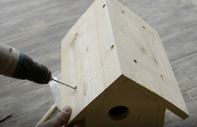 So bauen Sie mit Ihren eigenen Händen das richtige Vogelhaus: Typen, Größen, Zeichnungen, Anweisungen
