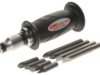 Impact screwdriver with different tips.