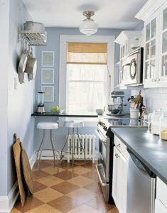 Design einer kleinen Küche im klassischen Stil
