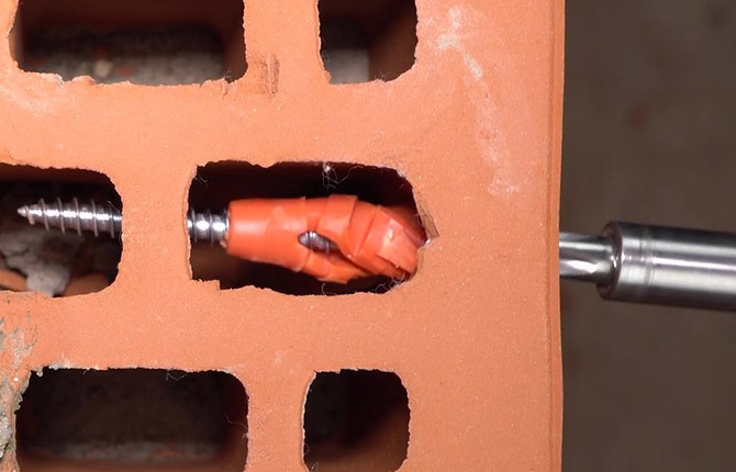How to install a nylon self-twisting dowel