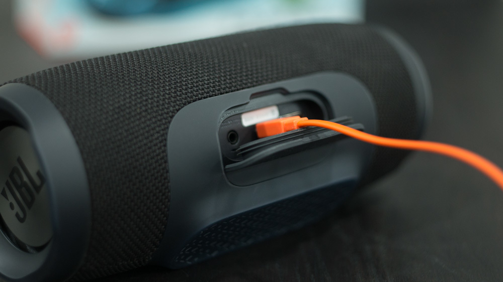 How to charge jbl speaker: portable speaker charging rules