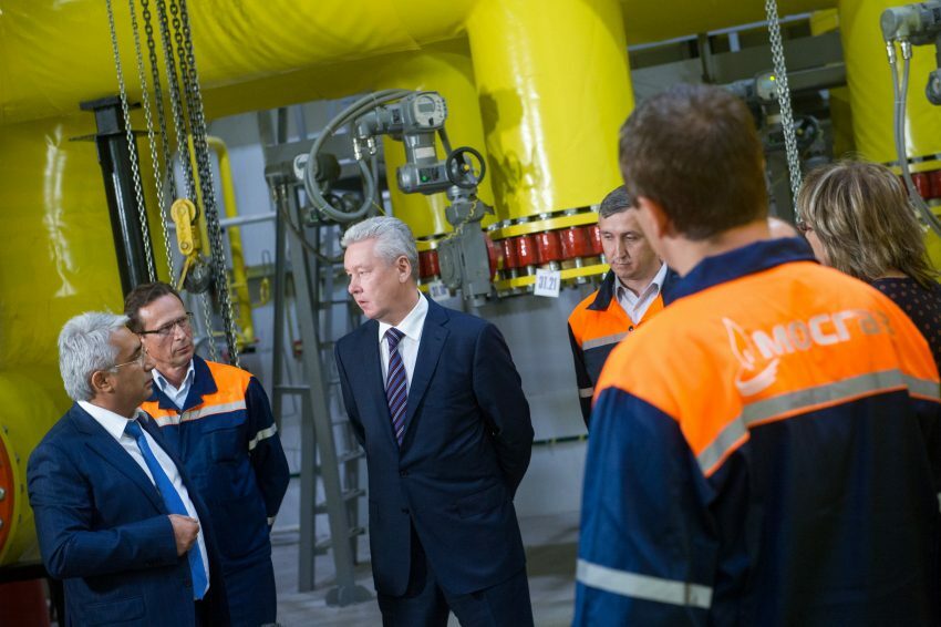Sobyanin and gas services