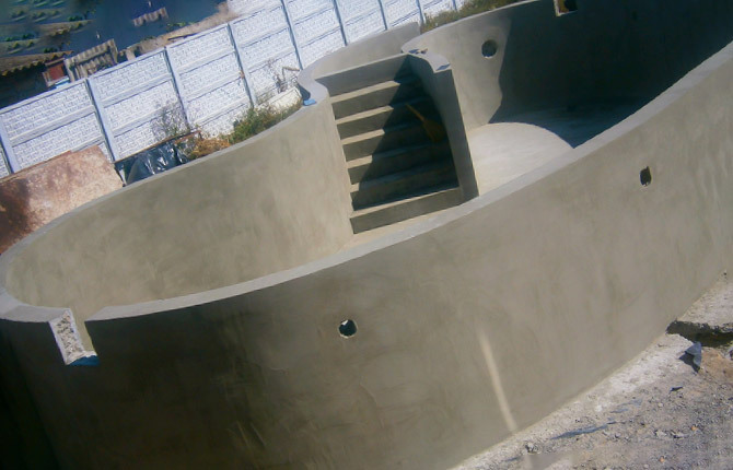 the bowl is laid out from cinder block or concrete