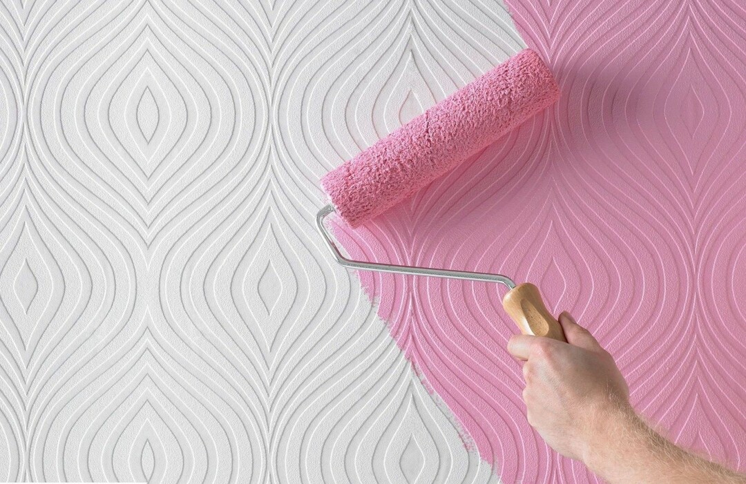 Roller paint non-woven wallpaper in pink