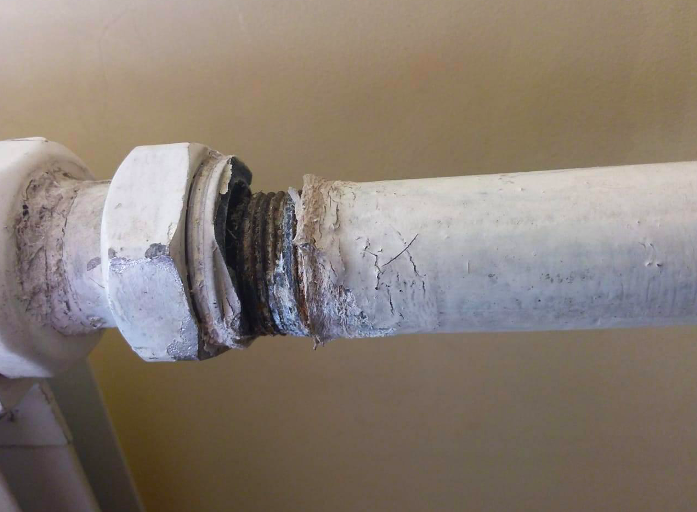 Cleaning a stainless steel pipe from rust before painting: how to clean it - Setafi