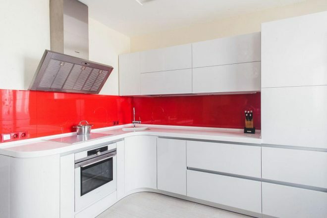 Kitchens with painted facades: advantages and disadvantages