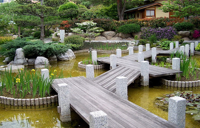 Tee-se-itse koristeellinen silta puutarhaan: ideoita, valokuvia, vaiheittaiset valmistusohjeet