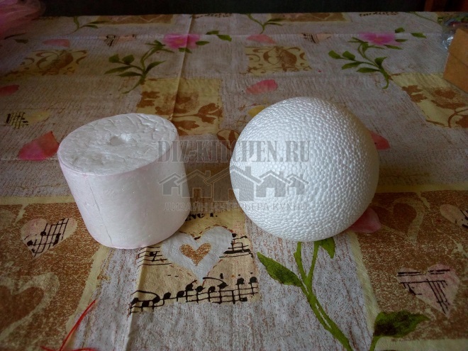 Foam ball and cylinder