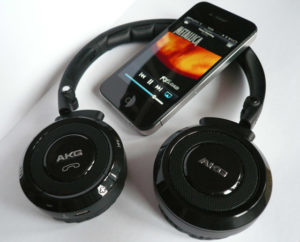 Langattomien kuulokkeiden ottaminen käyttöön: menetelmät kuulokkeiden yhdistämiseksi Bluetoothin kautta
