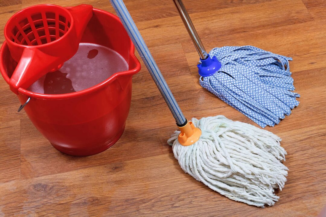 What to look for when choosing a floor mop