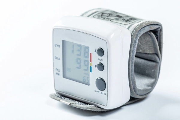 The best automatic blood pressure monitors: manufacturer rating, review - Setafi