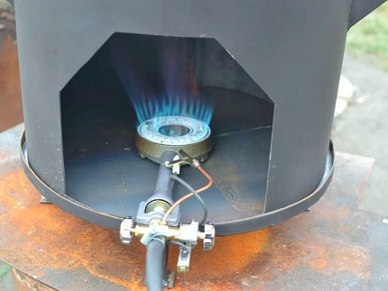 Een gasbrander in het vat installeren