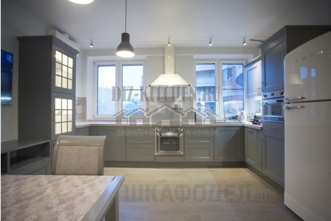 Gray solid wood kitchen