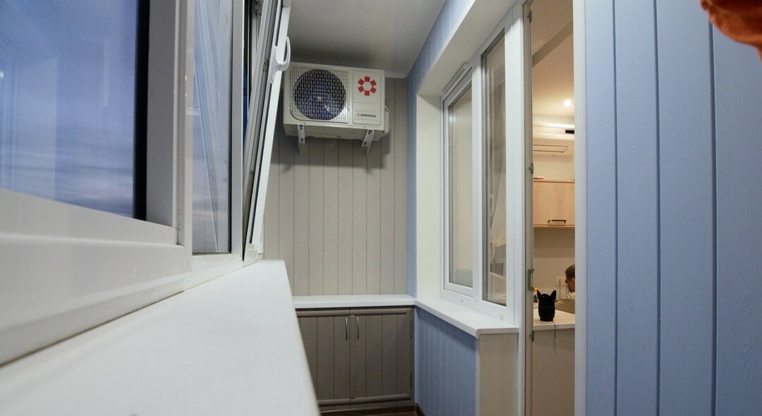 Légkondicionáló felszerelése loggiára és üvegezett erkélyre: szerelési és csatlakozási útmutató