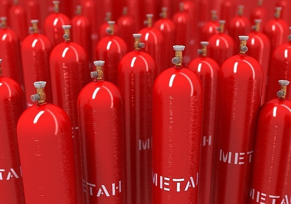 Gas cylinders of different sizes