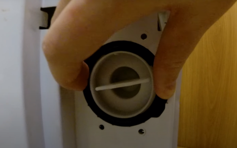Kuidas vahetada pumpa pesumasinas Indesit - 5