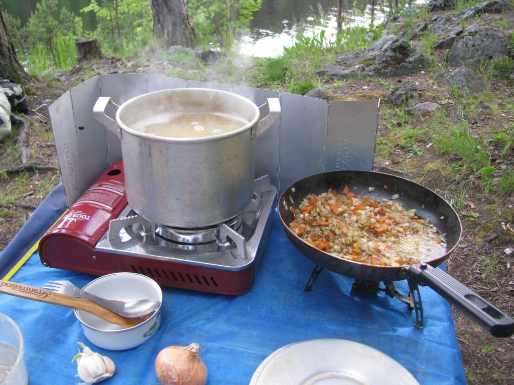 Cooking on a camping gas stove