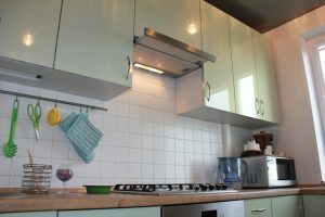 Cooker hood above the gas stove