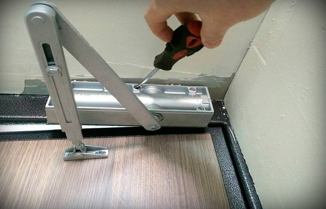 How to repair a door closer with your own hands: device, causes, frequent breakdowns, troubleshooting, adjustment, replacement, prevention