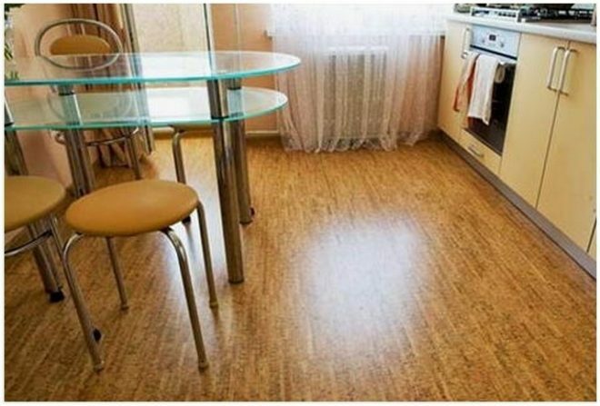 podea de plută în bucătărie