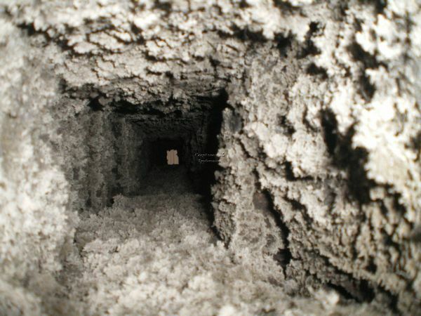 Dirt in the ventilation duct of a multi-storey building