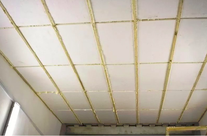 How to insulate the ceiling with foam
