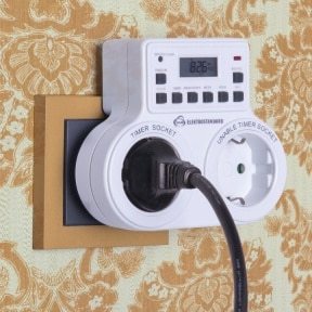 Socket with a timer: daily and weekly