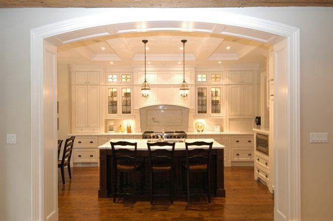 Large arch to the kitchen