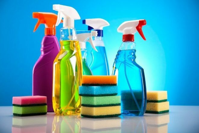 Gospodinjske kemikalije za čiščenje pečice