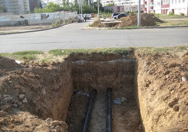 Laying pipes in the city