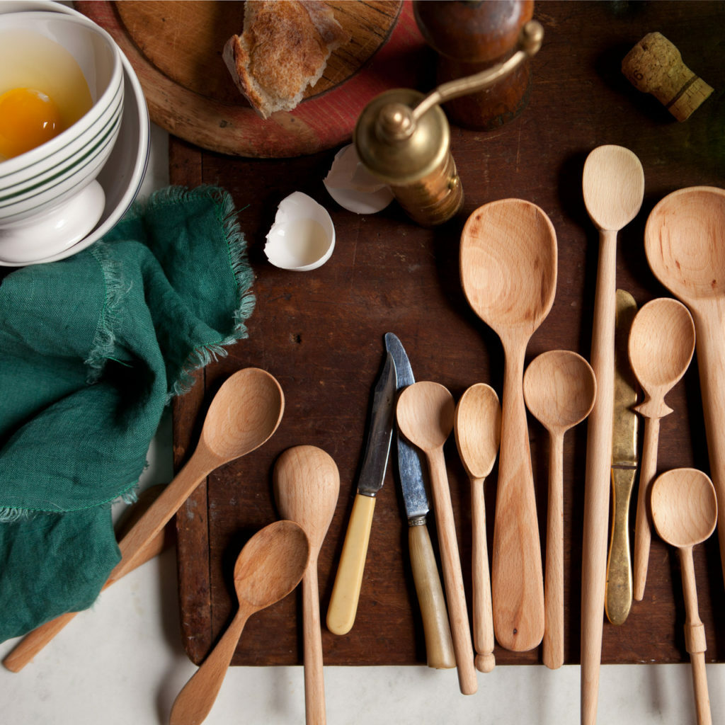 Materials for making spoons: advantages and disadvantages