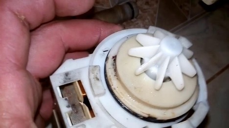 E24-es hiba egy Bosch mosogatógépben: fő hibakódok - Setafi